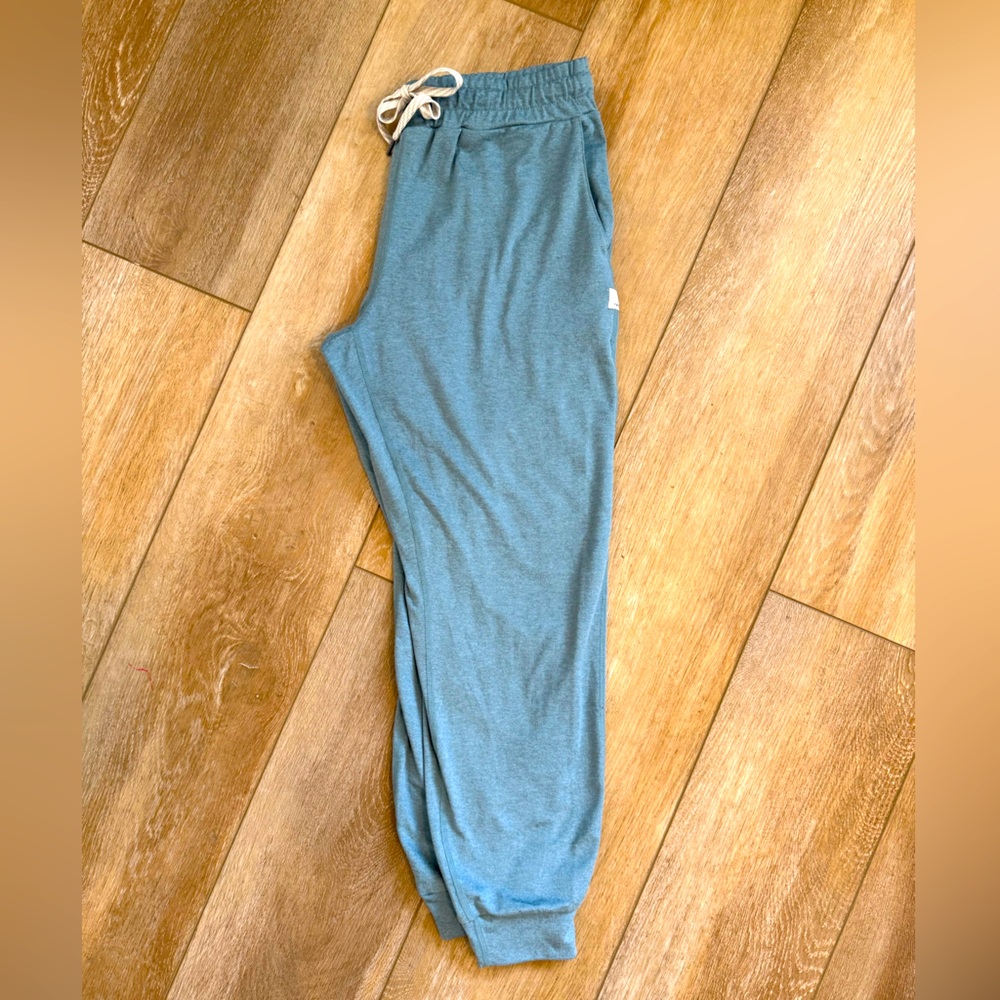 Vuori Perfromance Joggers